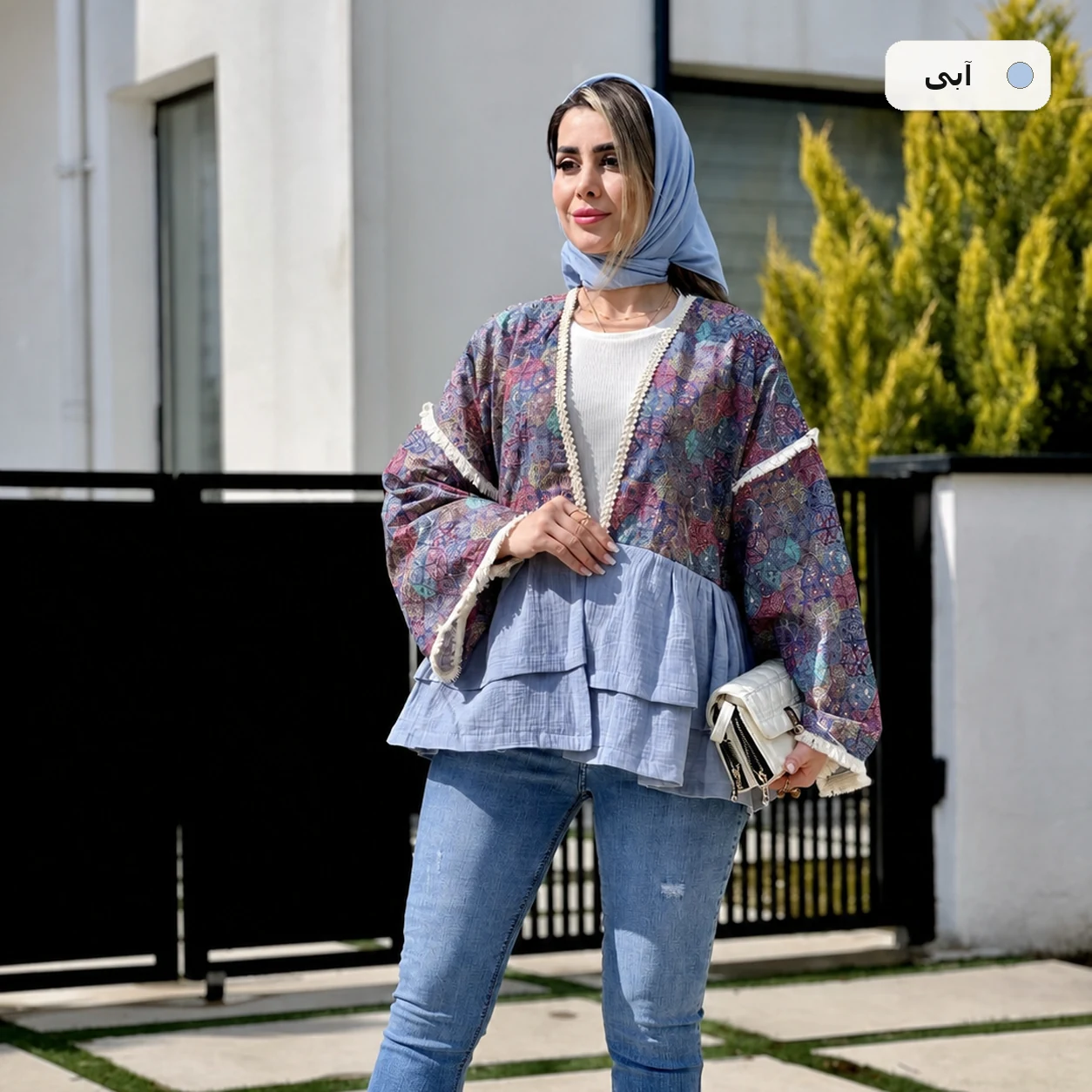 کت طرح‌دار عروسکی آبی با آستین آزاد و پارچه باتیک