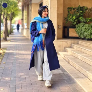پالتو بلند زنانه فوتر سرمه‌ای مومو، نمای تمام‌قد