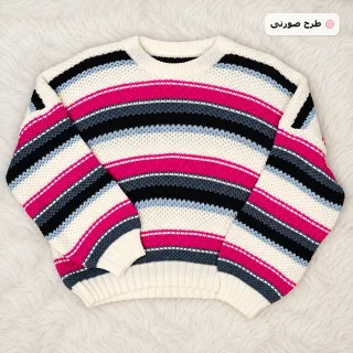 نمای کامل بافت راه‌راه یقه گرد طرح صورتی